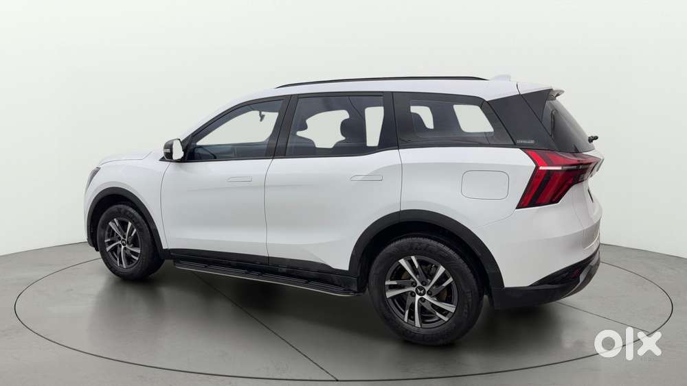 Mahindra Xuv700 2.0 Ax 5 Petrol Mt 7 Str, 2024, Petrol