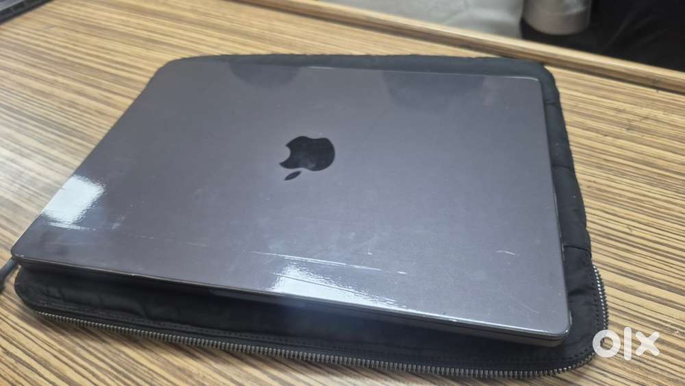 Apple MacBook Pro M5 | 16GB RAM | 1TB SSD | Under Warranty