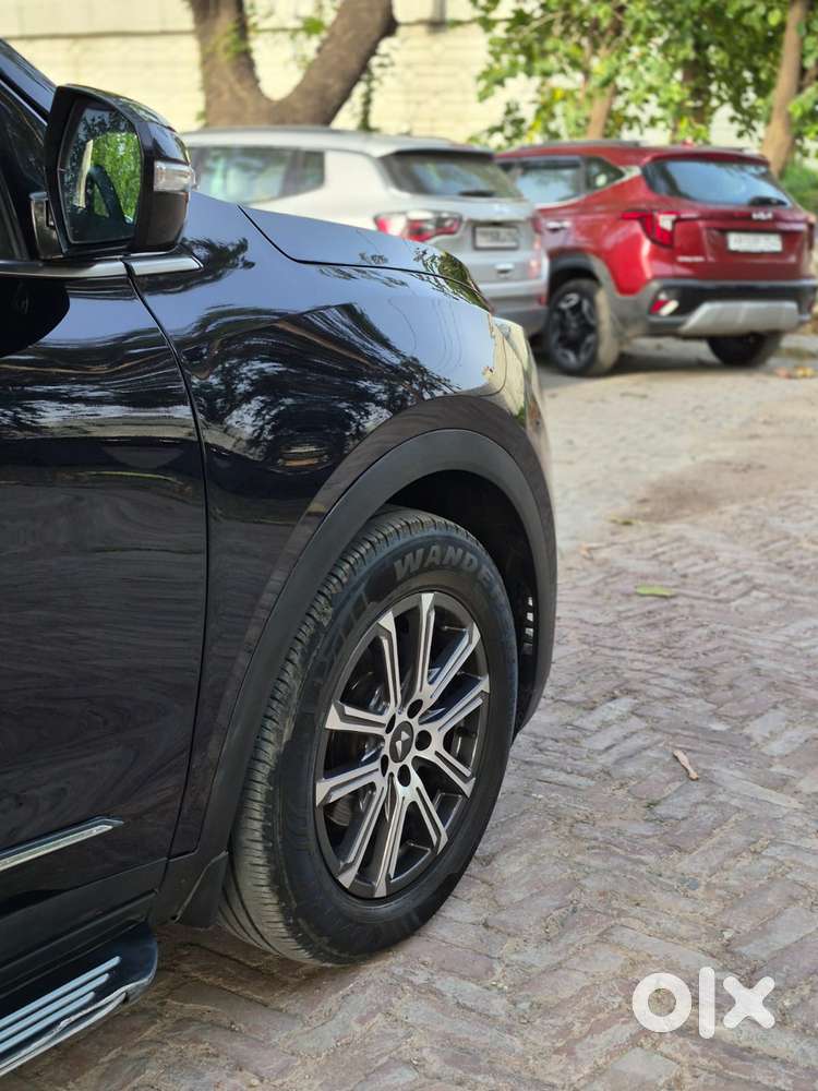 Mahindra Xuv700 2.2 Ax 7 Diesel At Str, 2023, Diesel