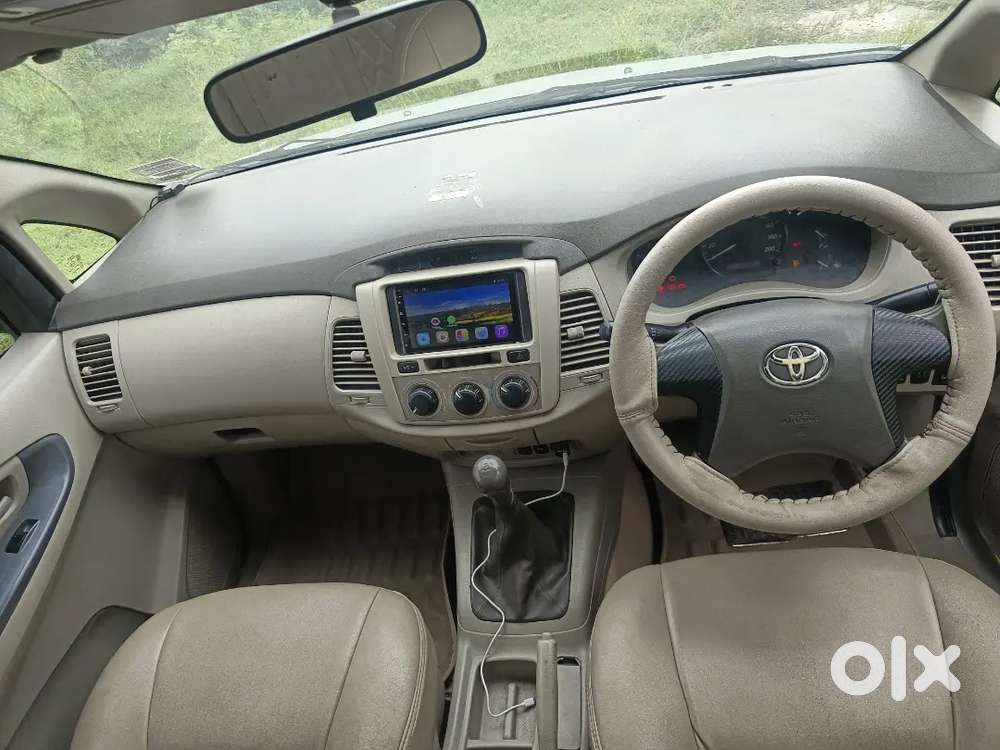 Toyota Innova Diesel 2015 8 Str