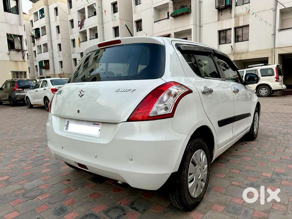 Maruti Suzuki Swift Vxi + Manual, 2012, Petrol
