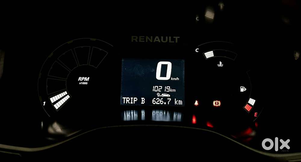 Renault Triber Rxt, 2023, Petrol