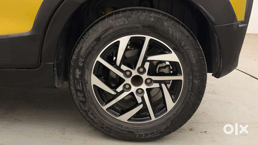 Mahindra Xuv 3xo Ax5l 1.2 Petrol At, 2024, Petrol