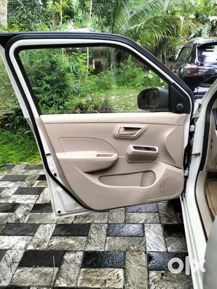 Swift Dzire Lxi Petrol 2013 Reg80,000 Kmwell Maintainedno Accidents