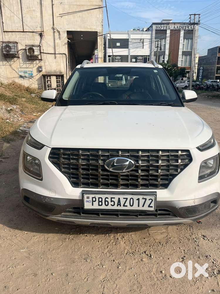 Hyundai Venue Petrol Manual 2021