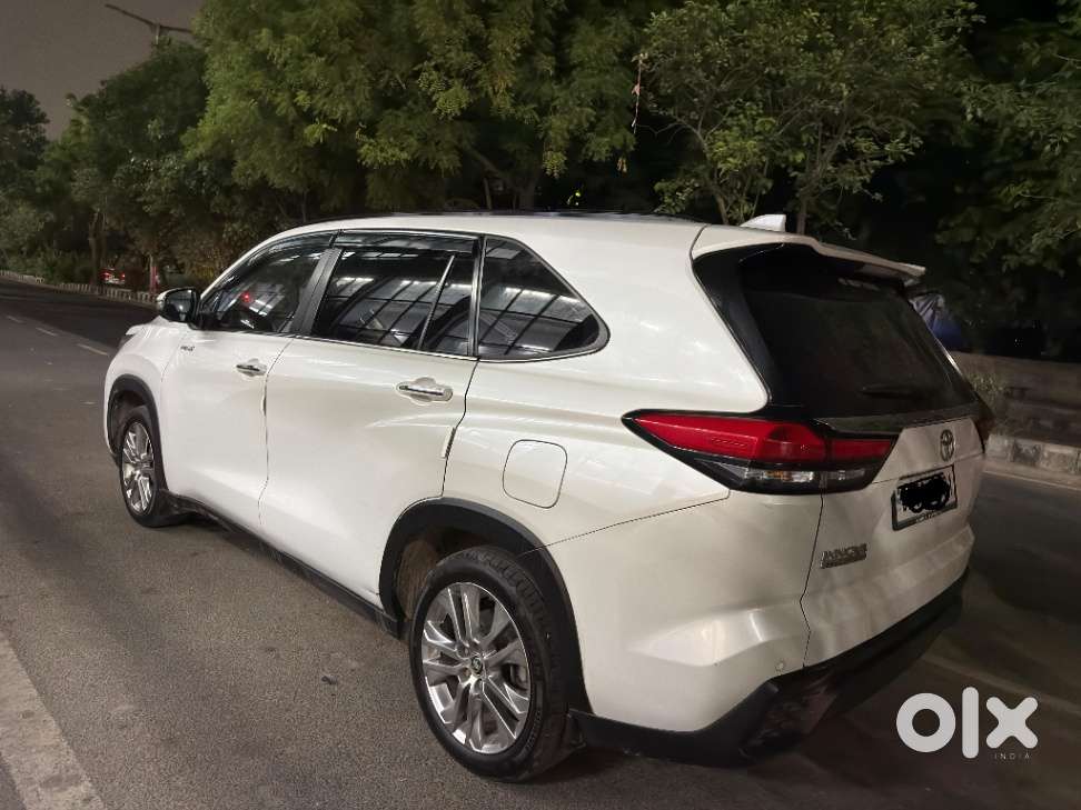 Toyota Innova Hycross 2.0 Zx (o) Hybrid 7 Str, 2024, Petrol