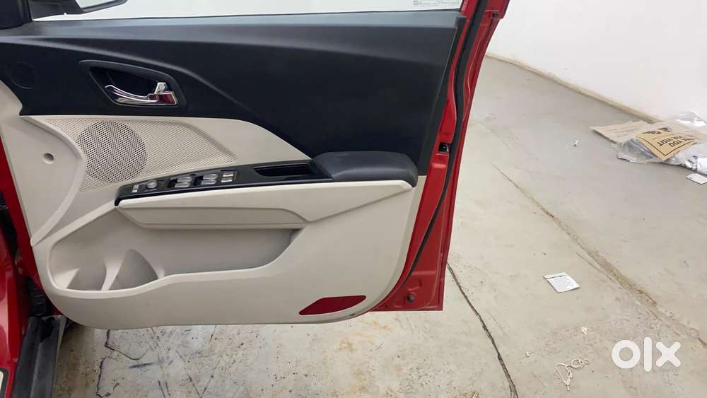 Mahindra Xuv300 W8 Option Diesel, 2022, Diesel