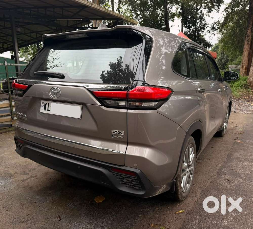 Toyota Innova Hycross 2.0 Zx Hybrid 7 Str, 2025, Petrol