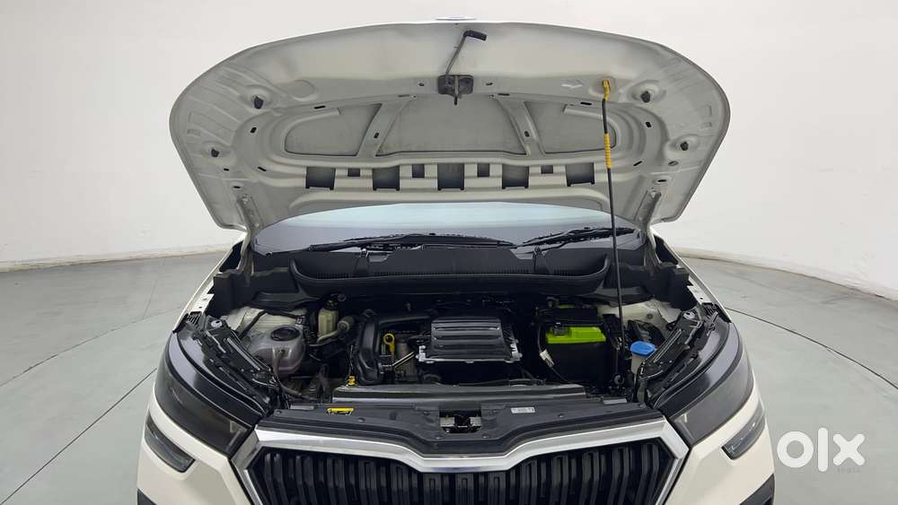 Skoda Kushaq Active 1.0 Tsi Mt, 2022, Petrol