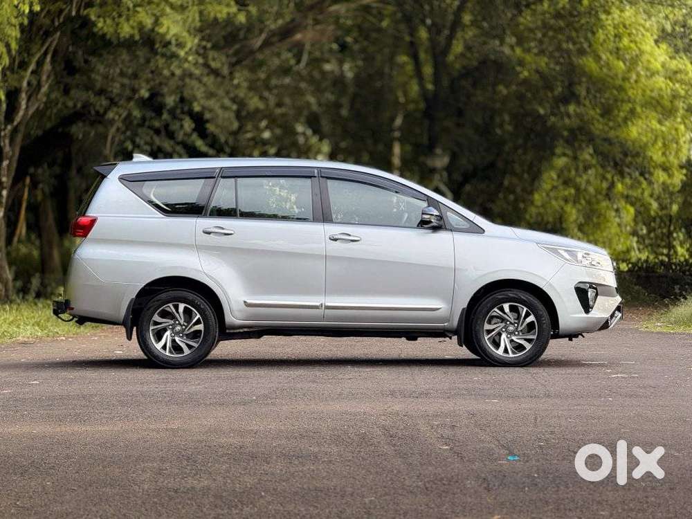 Toyota Innova Crysta 2.4 G Mt, 2022, Diesel