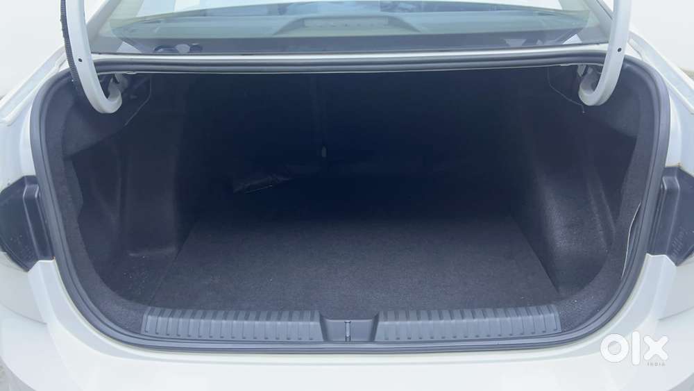 Volkswagen Virtus 1.0 Topline Tsi At, 2023, Petrol