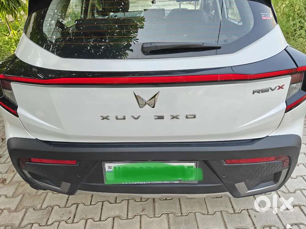 Mahindra Xuv 3xo 2025 Ax5l