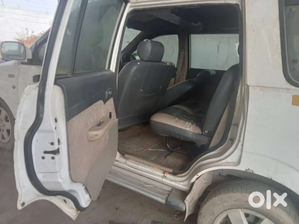 Chevrolet Tavera 2015 Diesel 300000 Km Driven