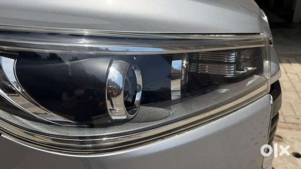 Toyota Innova Crysta 2.8 Z 1st Owner Diesel Good Condition