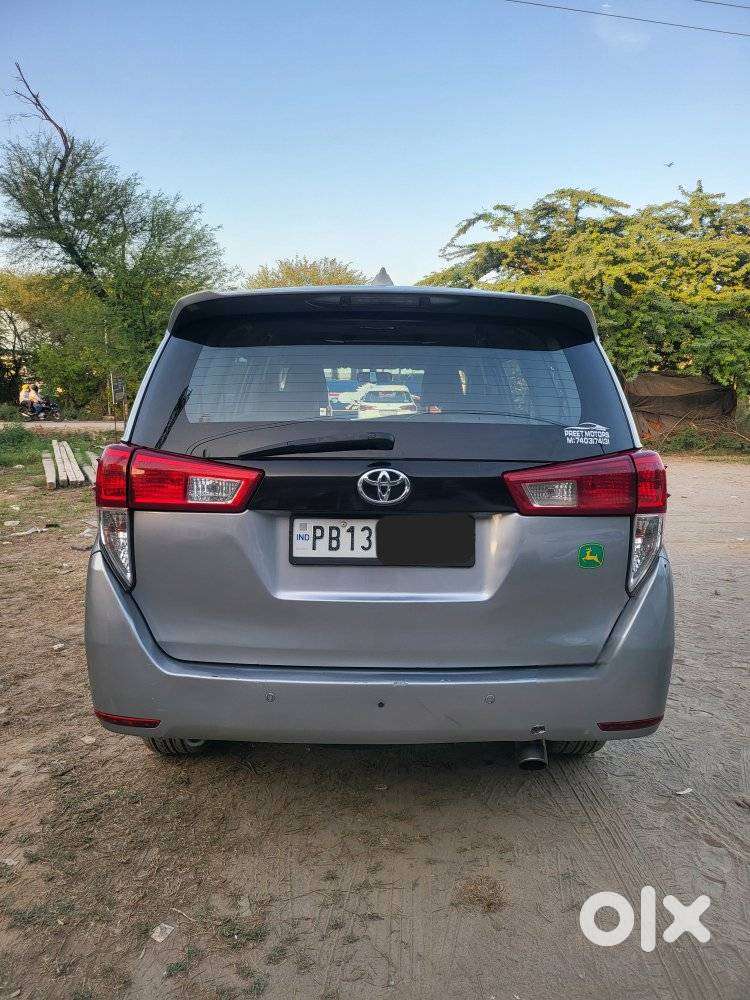 Toyota Innova Crysta 2.4 Gx Mt 8s, 2017, Diesel