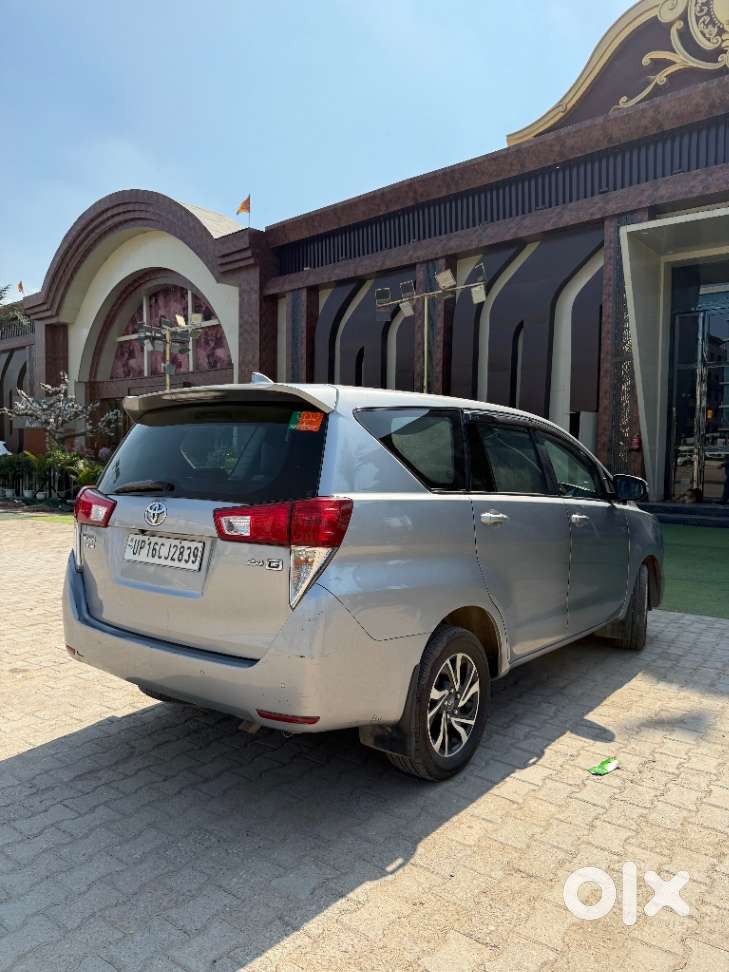 Toyota Innova Crysta