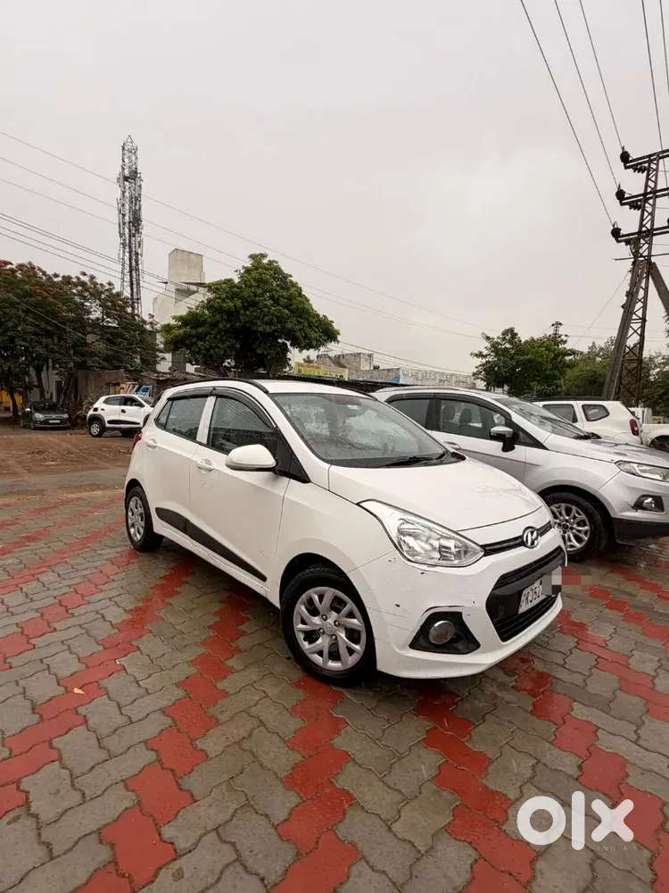 Hyundai Grand I10 2015 Diesel 90000 Km Driven