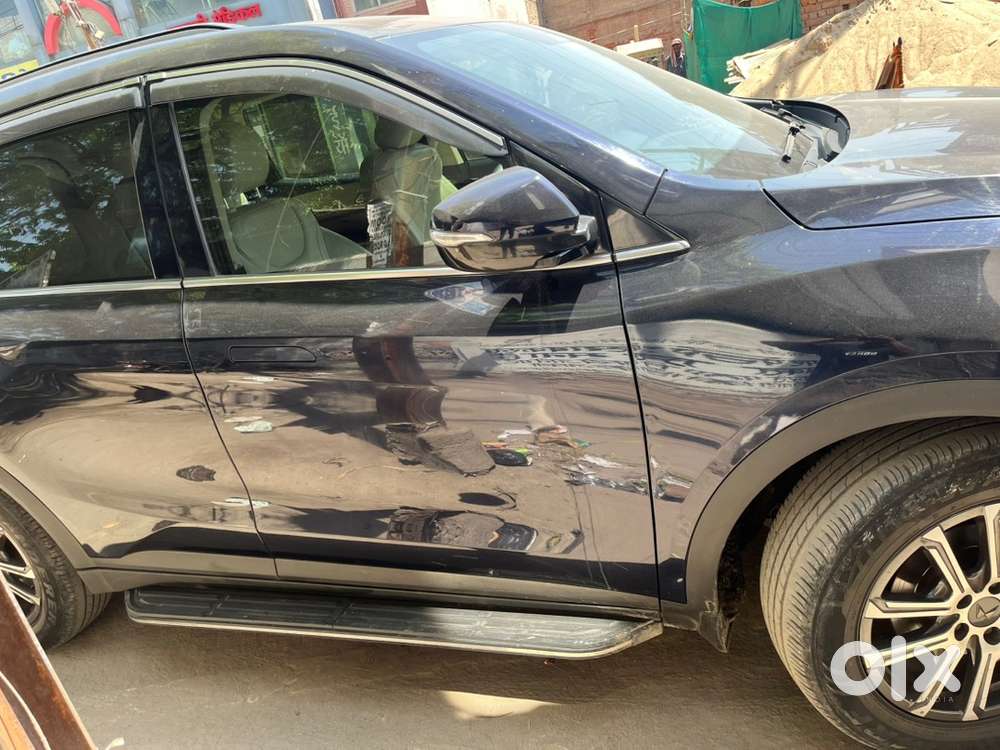 2022 Mahindra Xuv700 Petrol Automatic