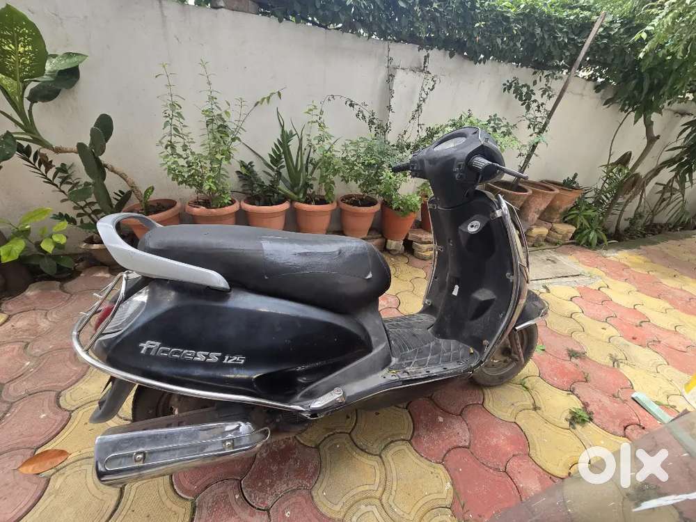 Suzuki Access 125 Petrol 2014 black colour