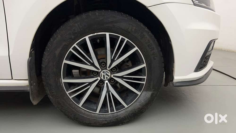 Volkswagen Vento 2010-2013 Petrol Highline At, 2020, Petrol