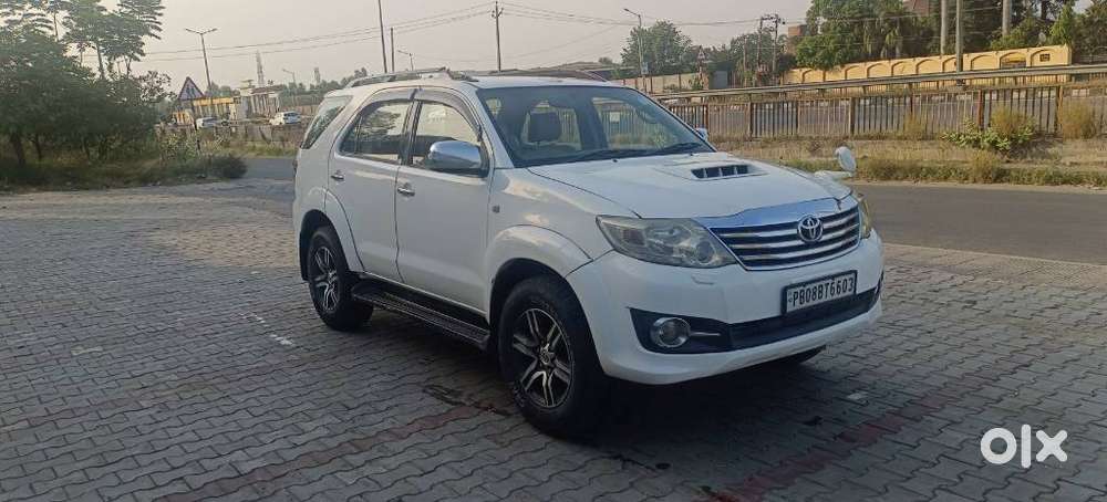 Toyota Fortuner 3.0 4x4 Manual, 2011, Diesel