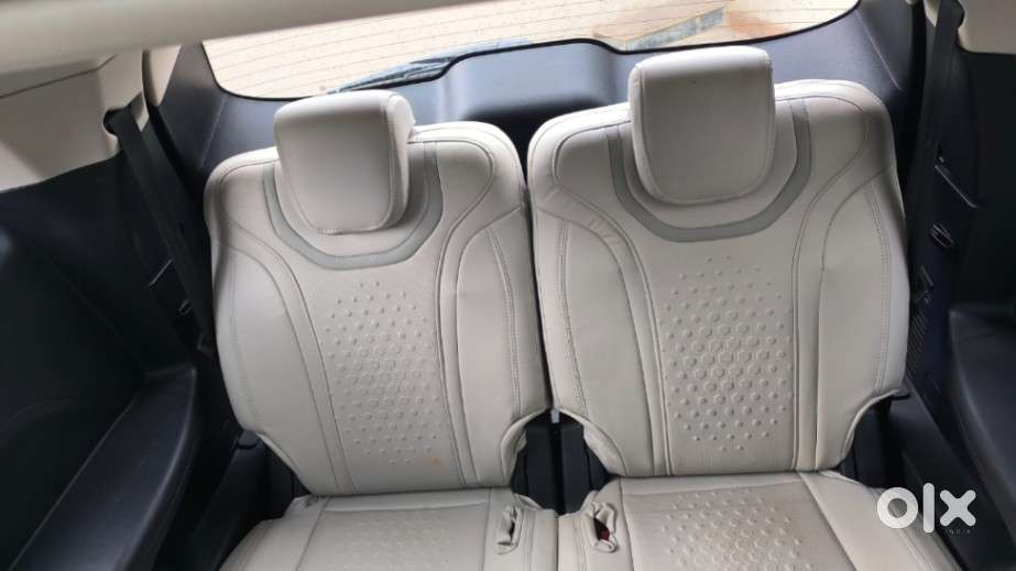 Mahindra Xuv700 2.0 Ax 5 Petrol Mt 7 Str, 2022, Petrol