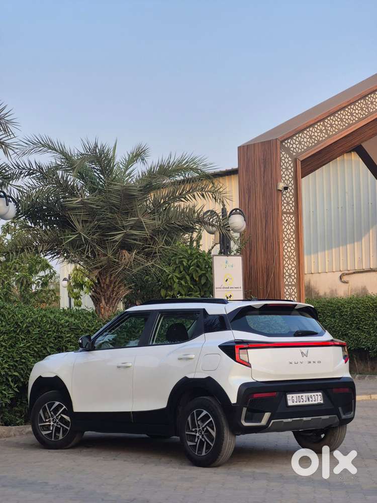 Mahindra Xuv 3xo Ax5 Pm Mt, 2026, Petrol