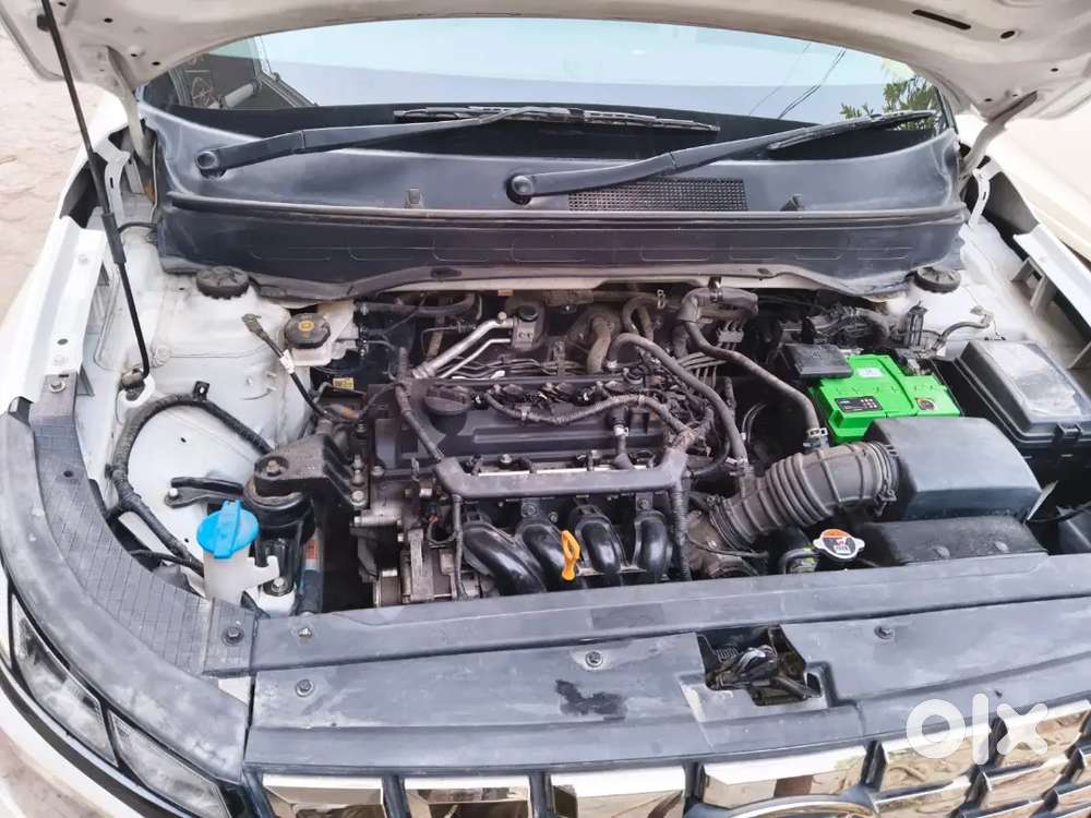 Hyundai Venue 2023 Petrol 28000 Km Driven