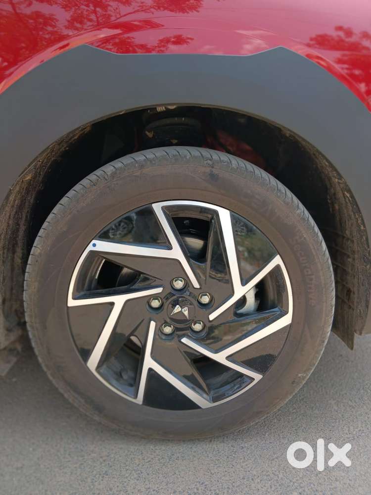 Mahindra Xuv 3xo Ax7l 1.2 Petrol At (pg), 2025, Petrol