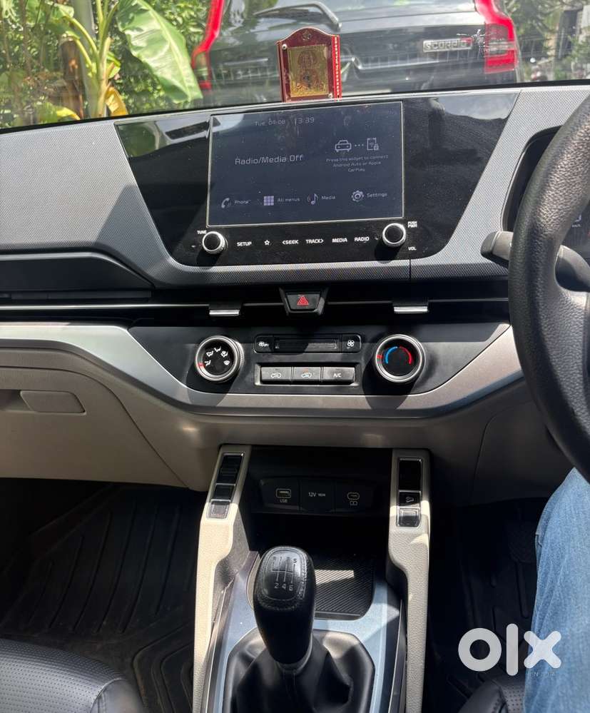 2024 Kia Carens Premium Optional Petrol 1.5l Manual 7 Seater For Sale