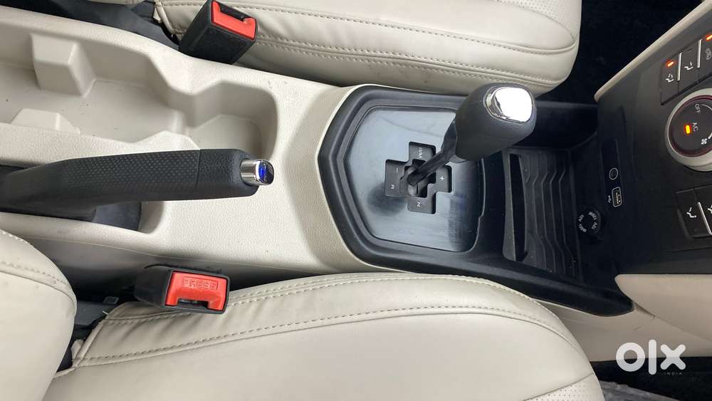 Mahindra Xuv300 1.2 W6 Amt Petrol, 2021, Petrol