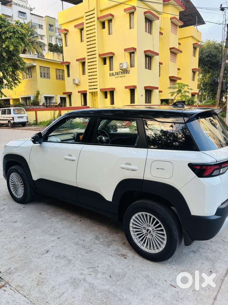 Maruti Suzuki Brezza 1.5 Zxi Smart Hybrid, 2023, Petrol