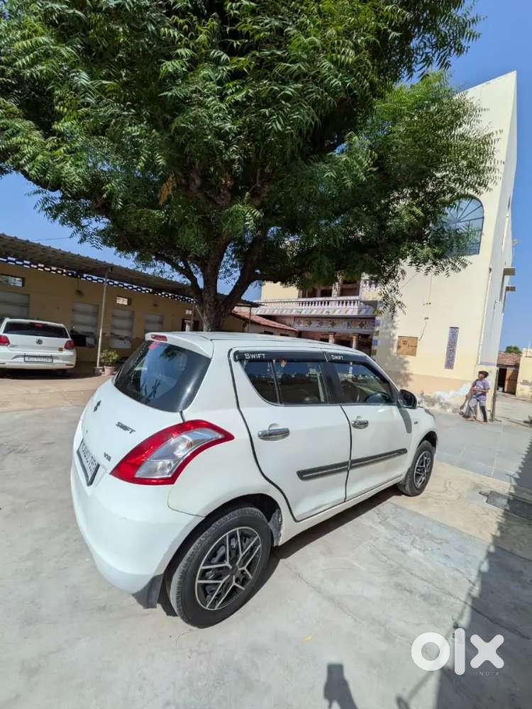 Maruti Suzuki Swift Vxi 2014