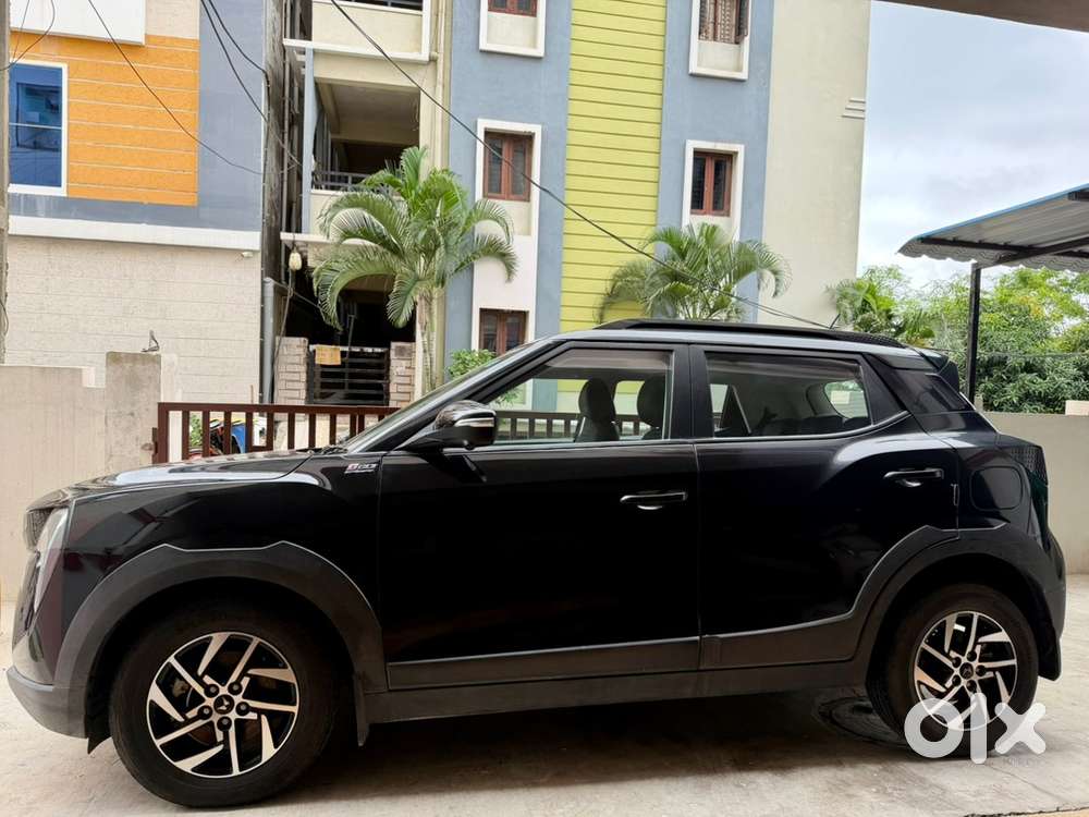 Mahindra Xuv 3xo Ax5l 1.2 Turbo Petrol At 2025