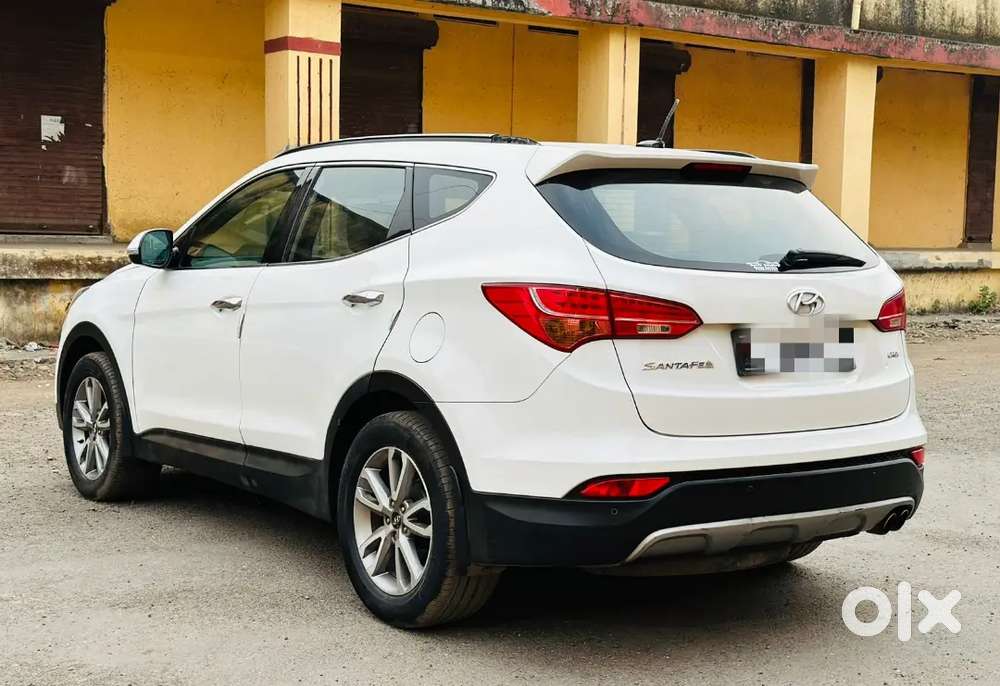 2015 Hyundai Santa Fe 4x2 Automatic Diesel – Single Owner