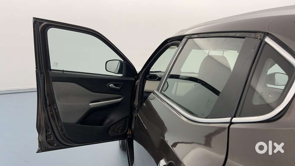 Nissan Magnite 1.0 Xv, 2021, Petrol