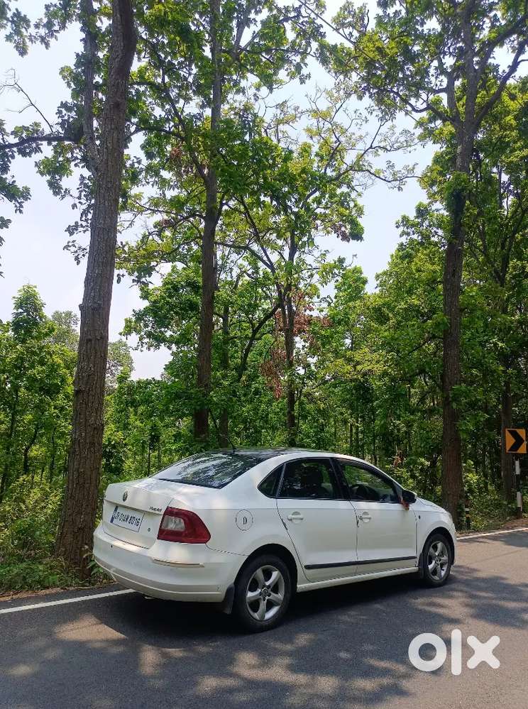 Skoda Rapid Elegance 2013 Diesel Manual