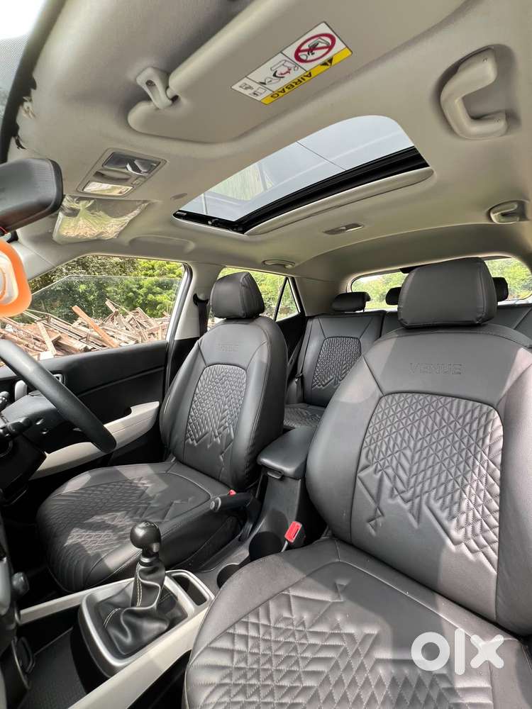 Hyundai Venue 1.2 S (o), 2024, Petrol