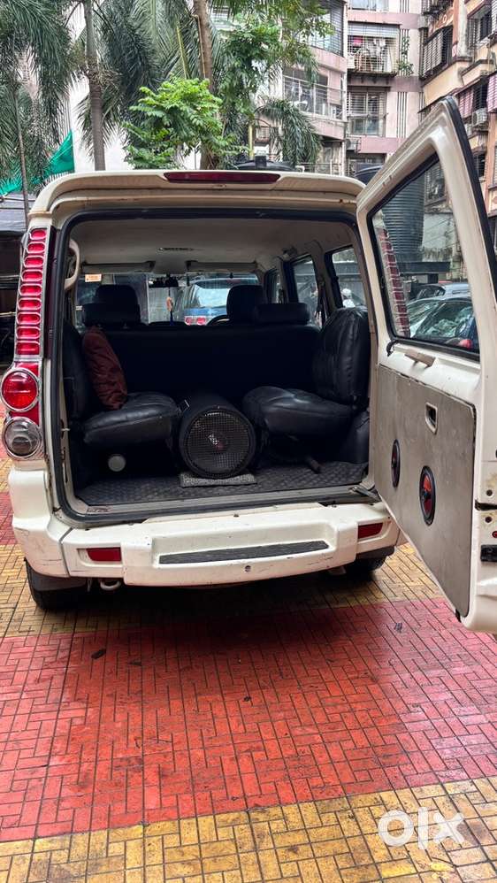 Well-maintained 2013 Mahindra Scorpio Sle 2.2 Mhawk (7-seater)  White