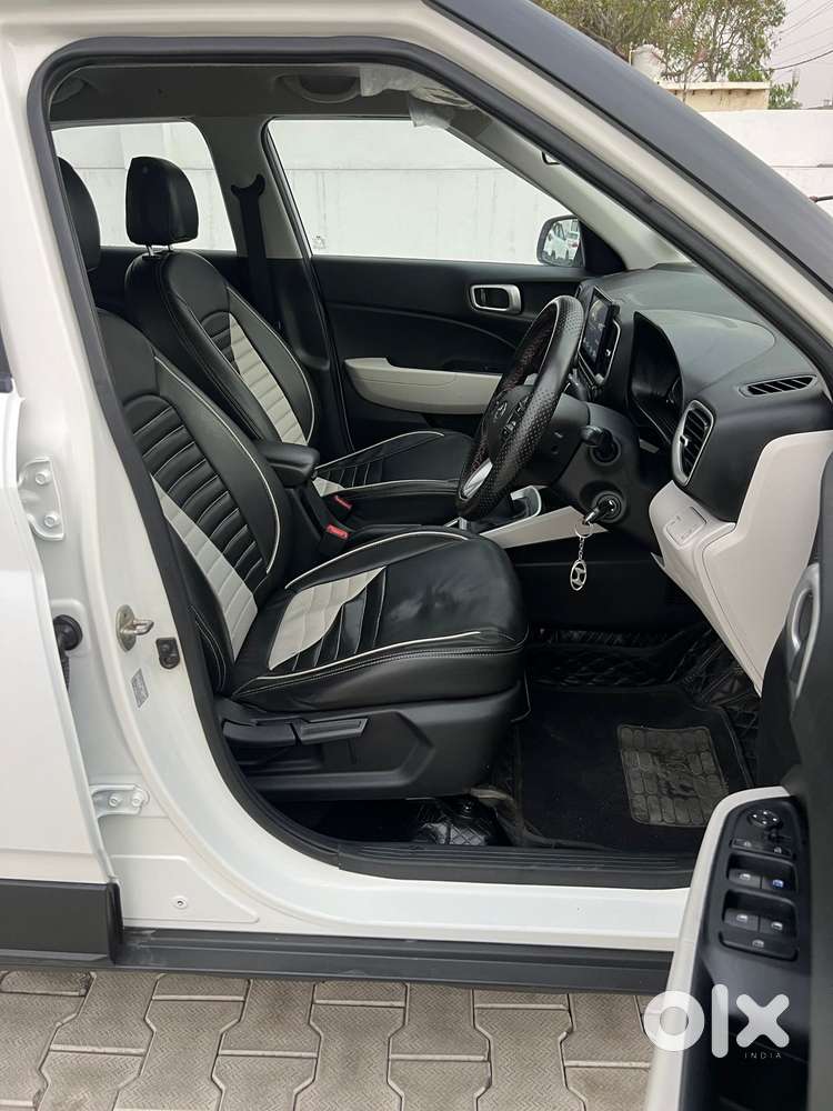 Hyundai Venue 1.2 S (o), 2022, Petrol