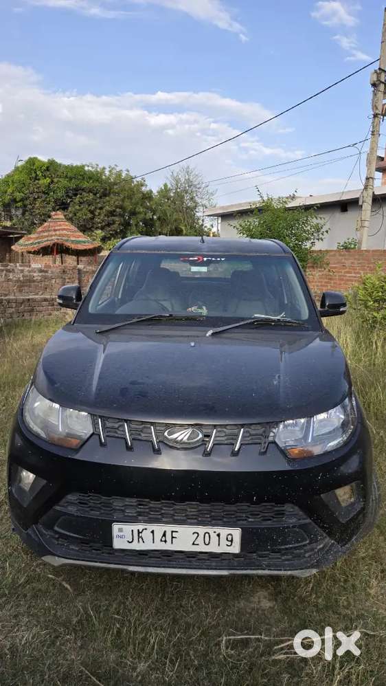 Mahindra Kuv K8 6 Seater [petrol]