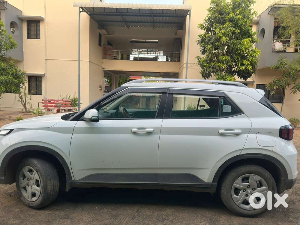 Hyundai Venue Petrol 2022 Model New Type Condition