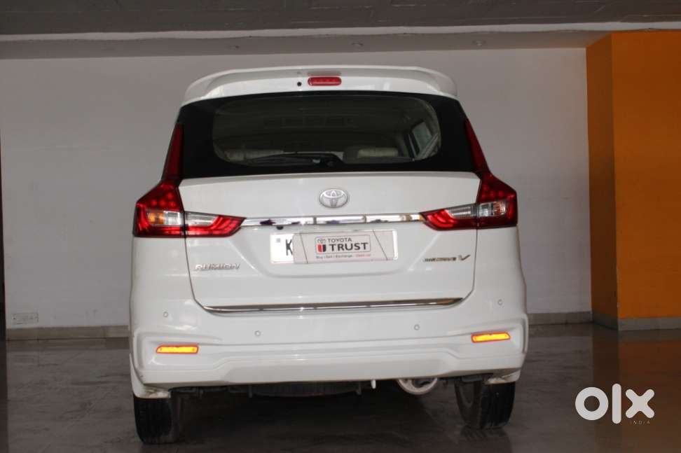 Toyota Rumion V At, 2023, Petrol