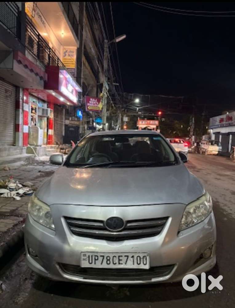 Toyota Corolla Altis 2011,brand New 33000 Driven Genuine,re Registered