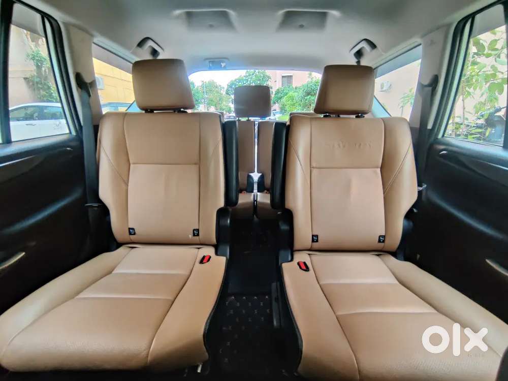 Toyota Innova Crysta 2.4zx At Diesel