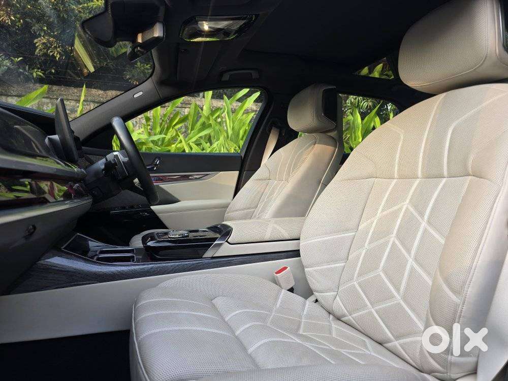 Bmw 7 Series 3.0 740i Sedan, 2023, Petrol