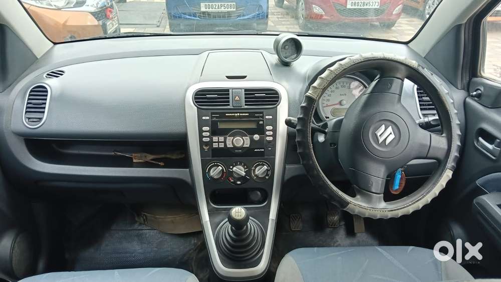 Maruti Suzuki Ritz Vxi, 2011, Petrol