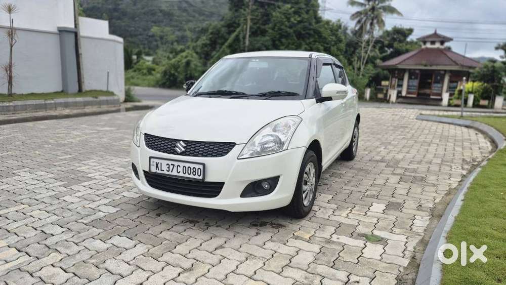 Maruti Suzuki Swift Vxi Optional, 2013, Petrol