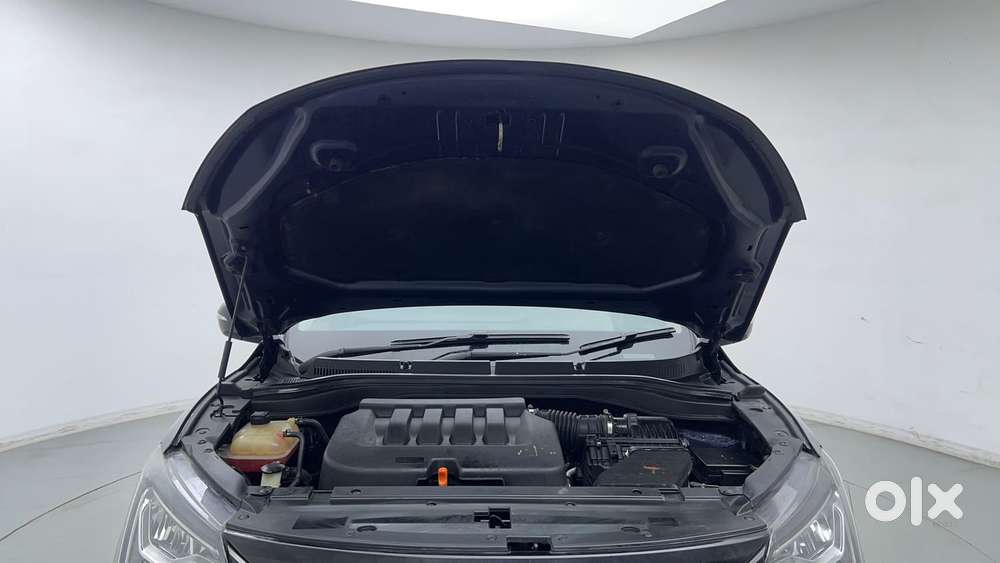 Mahindra Xuv700 2.0 Ax 7 Petrol At Str, 2021, Petrol