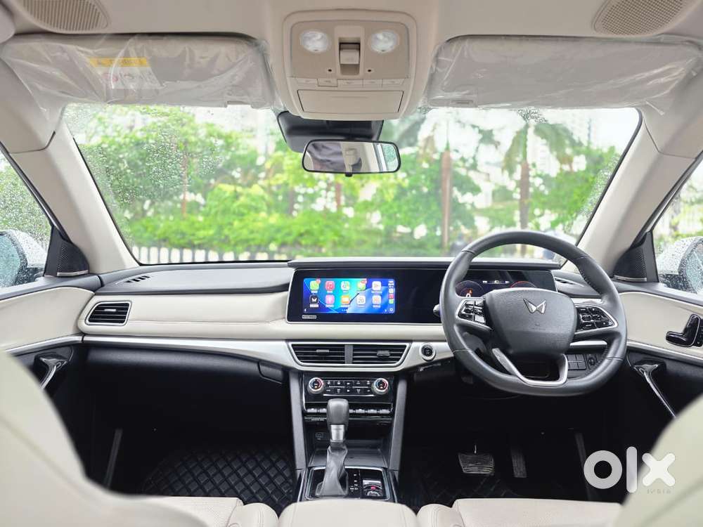 Mahindra Xuv700 2.2 Ax 7 Diesel At Luxury Pack Str Awd, 2022, Diesel